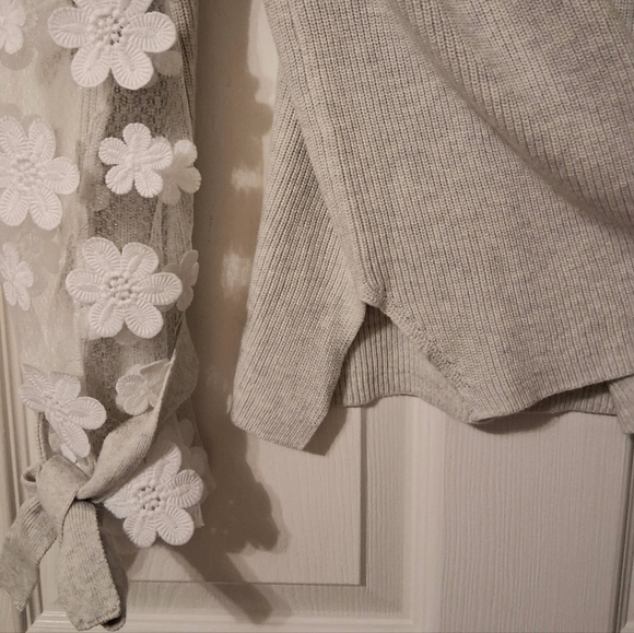 French Connection Large V Neck Long Sheer Floral White Sleeves Ties - Picture 5 of 10